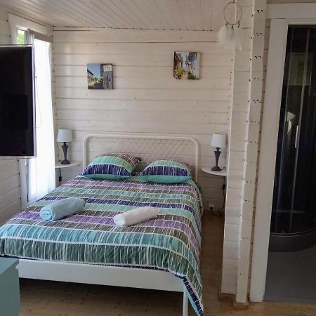 Agreable Petit Chalet Camarsac Exterior foto